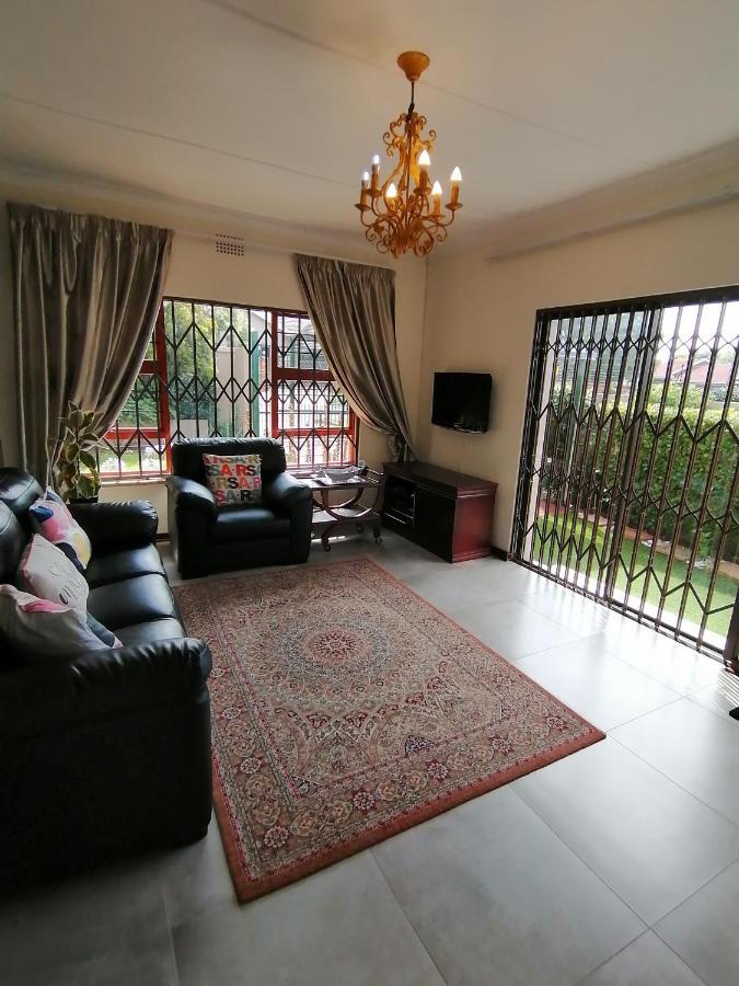 Garden And Park Leisure On Tugela Apartment Бенони Екстериор снимка