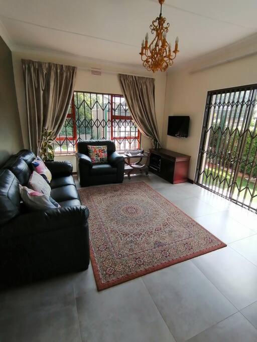Garden And Park Leisure On Tugela Apartment Бенони Екстериор снимка